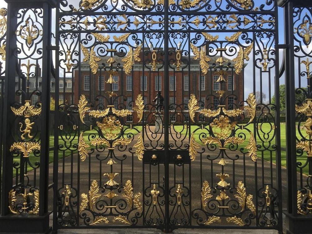 Beverley City London Exterior photo